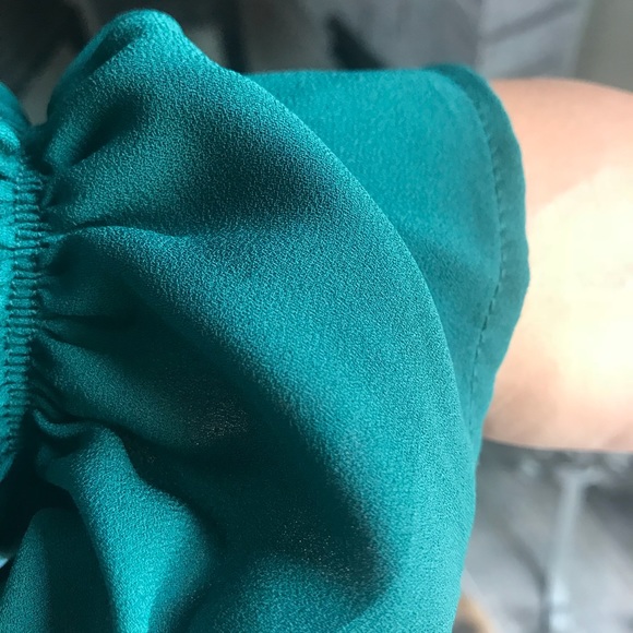 Forever 21 Emerald Blouse - Picture 4 of 4